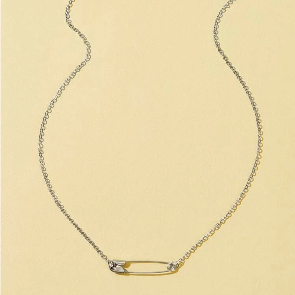 🍓1pc Pin Charm Chain Necklace